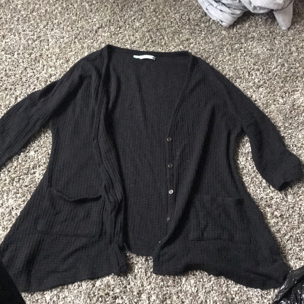 Black mid sleeve cardigan